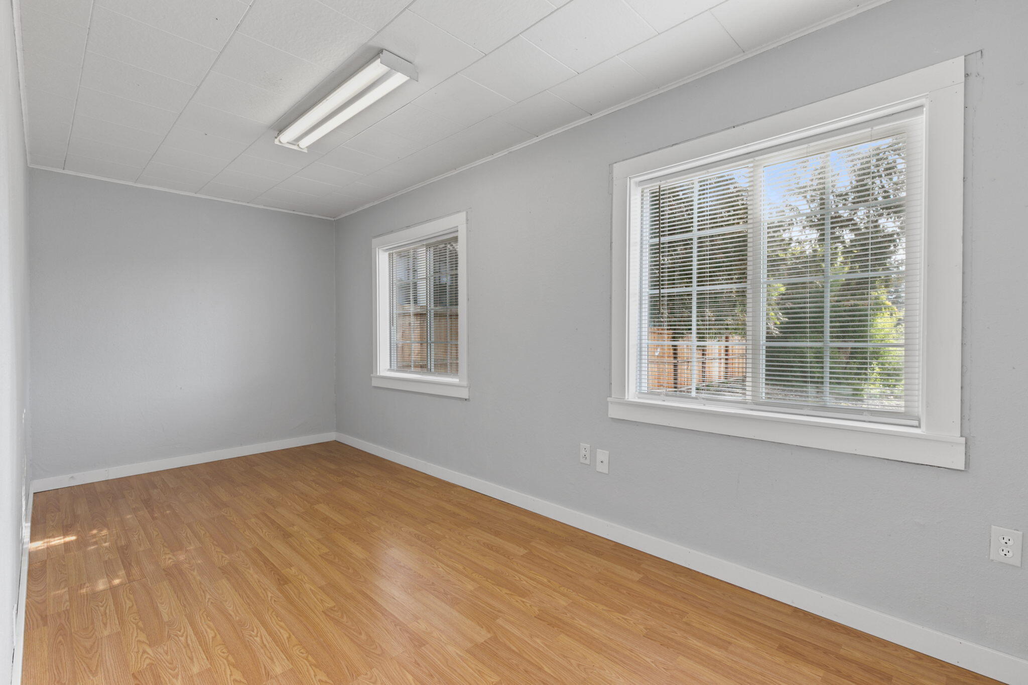 1101 Spring Street Medford, OR 97504 - Photo 15 of 25 Bedroom 2