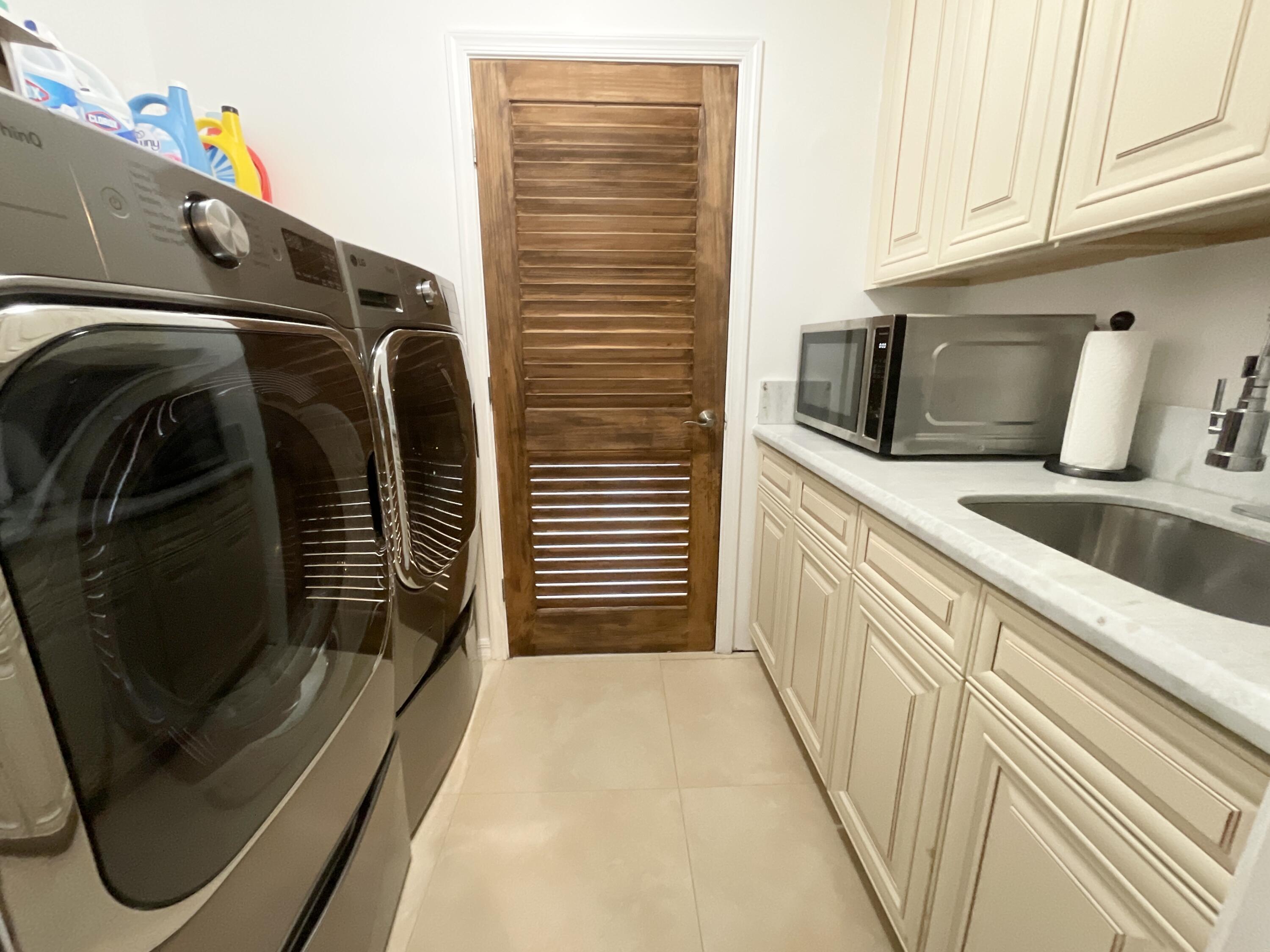 10900 Haydn Drive Boca Raton, FL 33498 - Photo 43 of 55 LAUNDRY