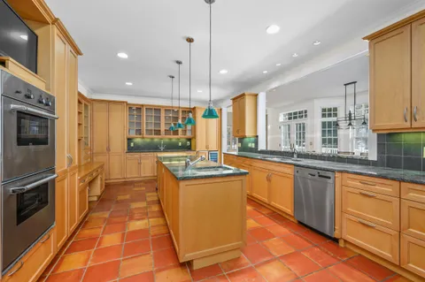 $5,400,000 | 169 Tisquantum Road, Chatham, MA 02633