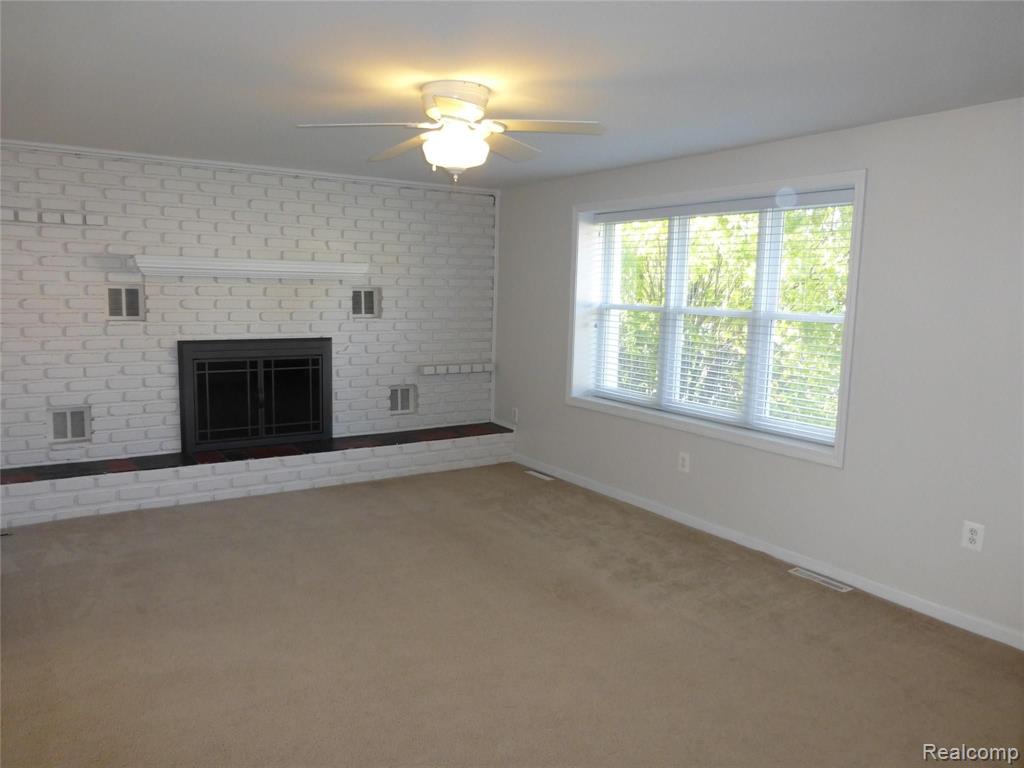 157 West Drahner Road Oxford, MI 48371 - Photo 9 of 21