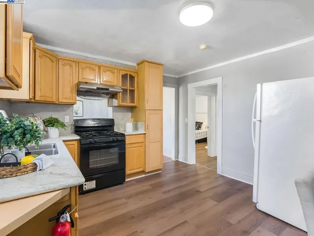 $898,000 | 473 Newton Avenue, Oakland, CA 94606