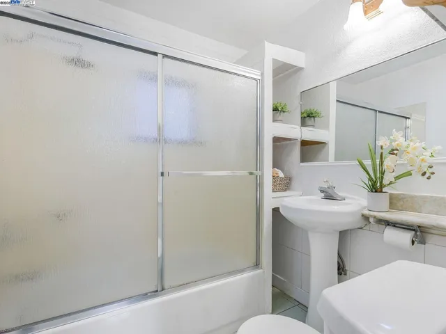 $898,000 | 473 Newton Avenue, Oakland, CA 94606