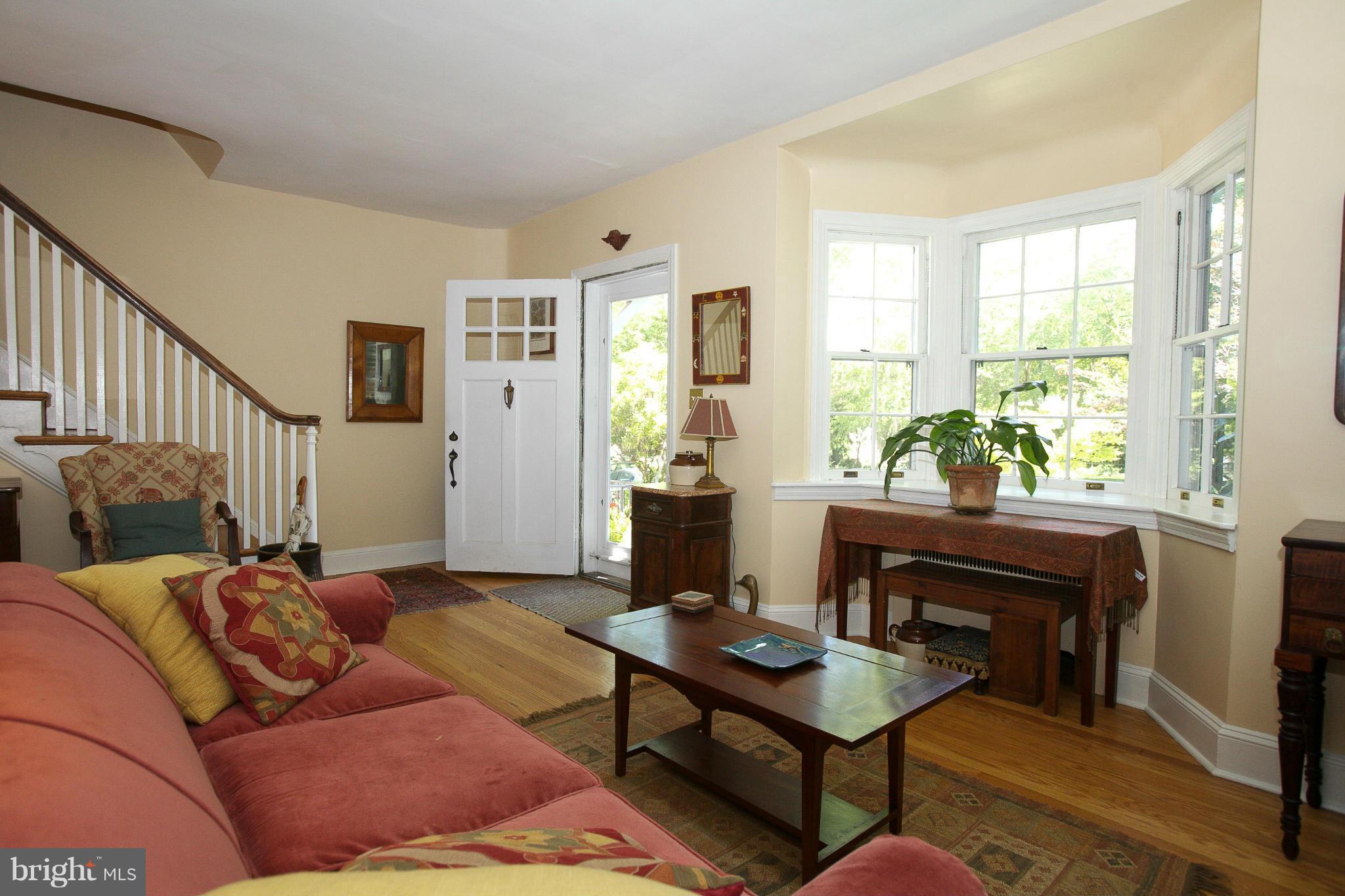 202 Dunkirk Road Baltimore, MD 21212 - Photo 5 of 30 Living Room