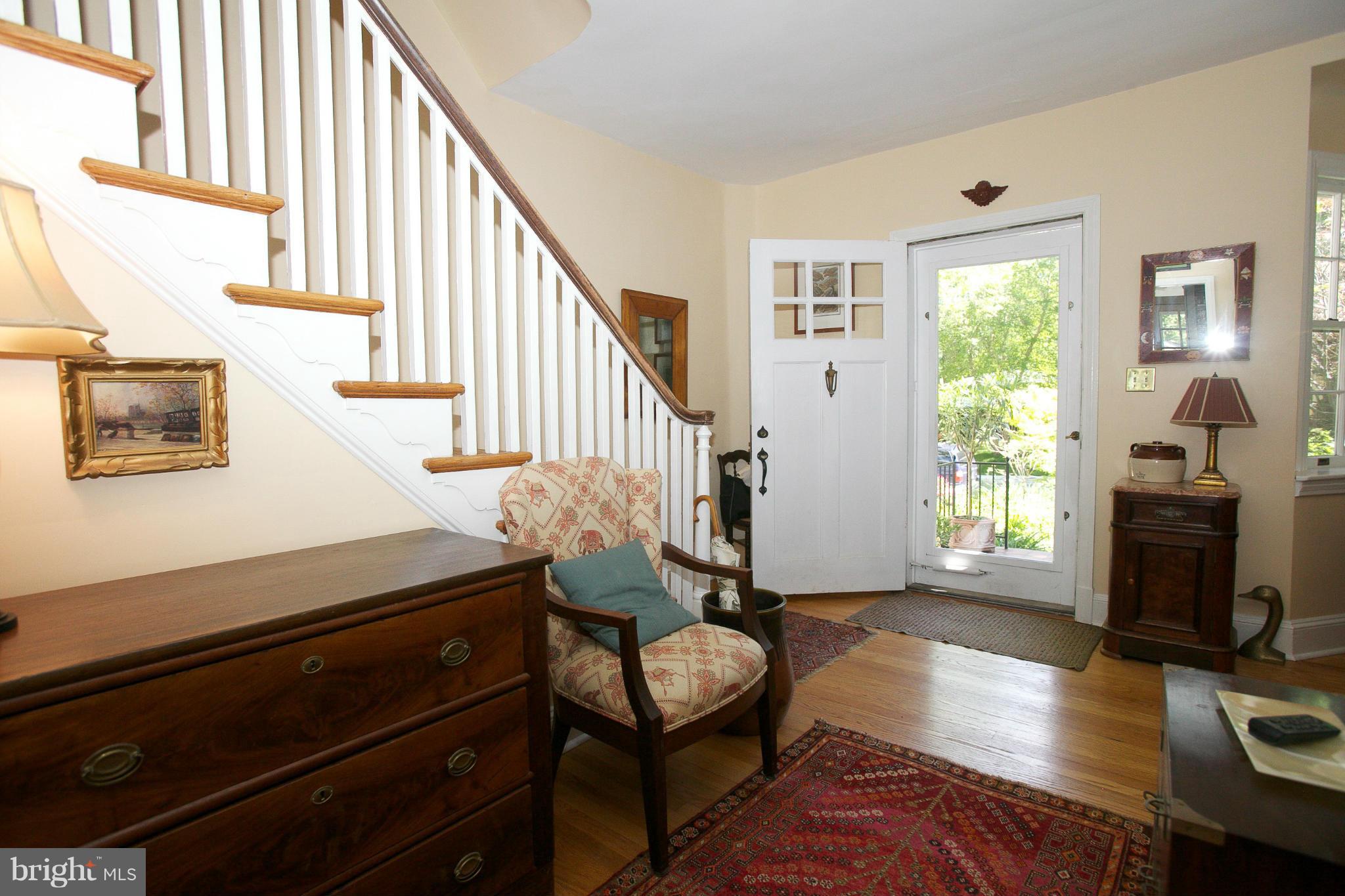 202 Dunkirk Road Baltimore, MD 21212 - Photo 6 of 30 Beautiful entrance to living Room