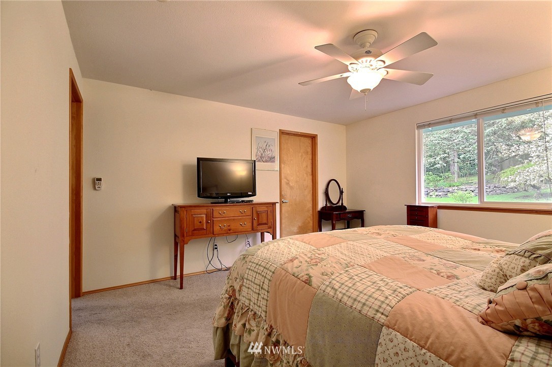 22734 Southeast 264th Place Maple Valley, WA 98038 - Photo 16 of 25