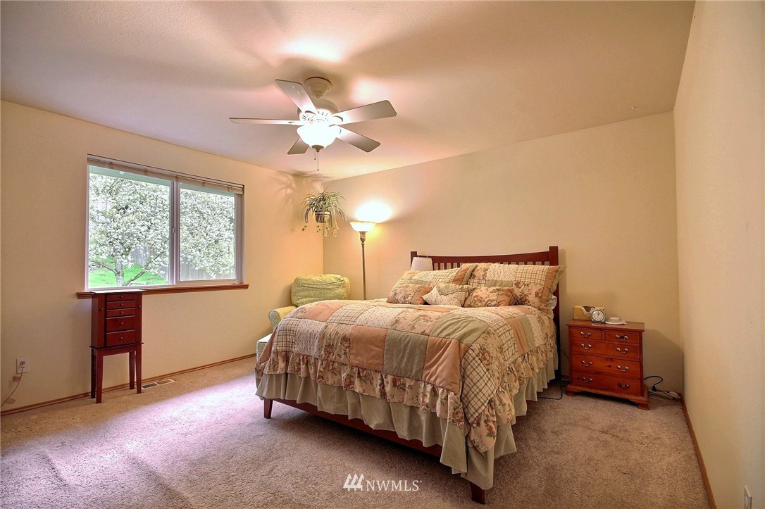 22734 Southeast 264th Place Maple Valley, WA 98038 - Photo 17 of 25