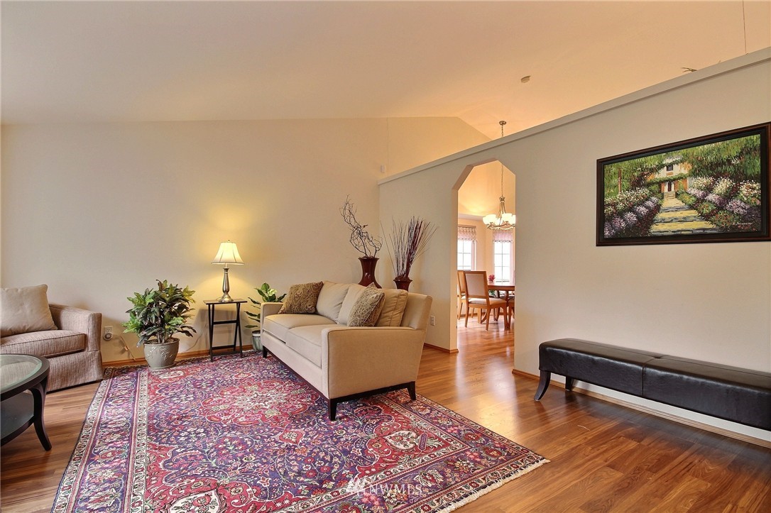 22734 Southeast 264th Place Maple Valley, WA 98038 - Photo 4 of 25