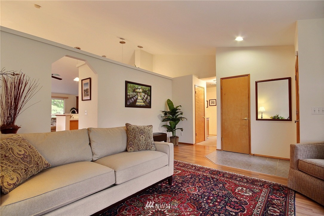 22734 Southeast 264th Place Maple Valley, WA 98038 - Photo 5 of 25