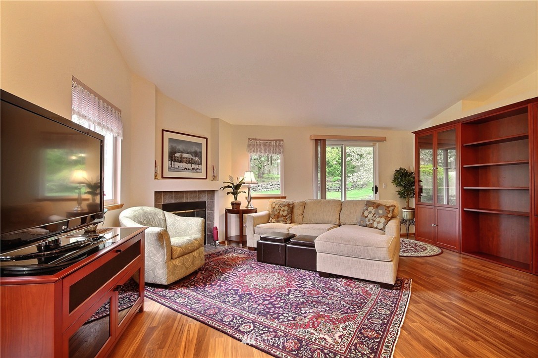 22734 Southeast 264th Place Maple Valley, WA 98038 - Photo 6 of 25