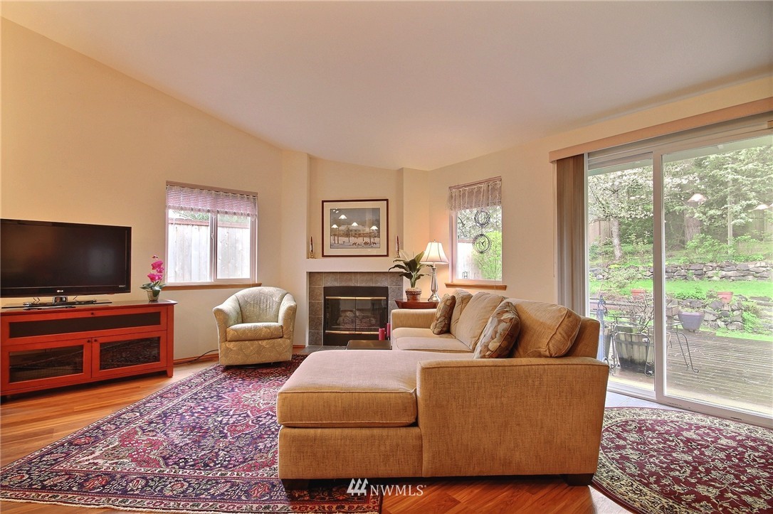 22734 Southeast 264th Place Maple Valley, WA 98038 - Photo 7 of 25