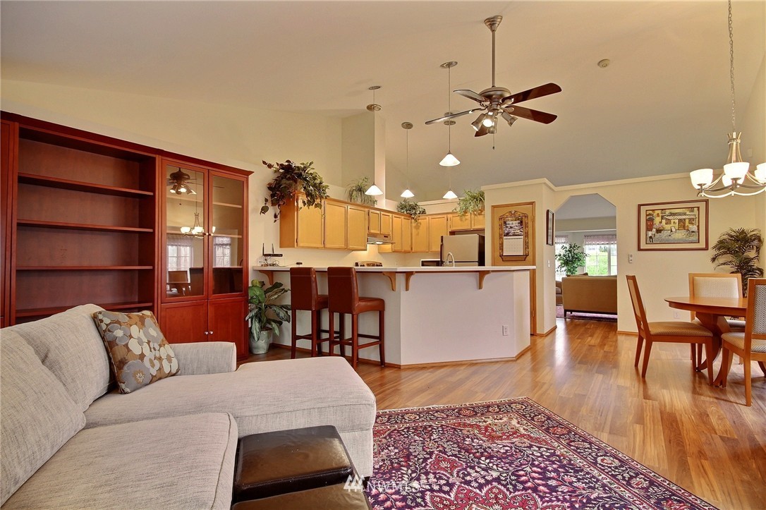 22734 Southeast 264th Place Maple Valley, WA 98038 - Photo 8 of 25