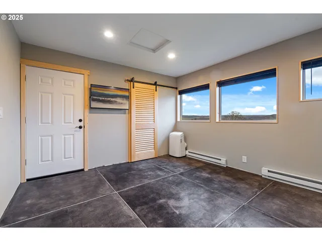 $829,000 | 7245 Dell Road West, Mosier, OR 97040