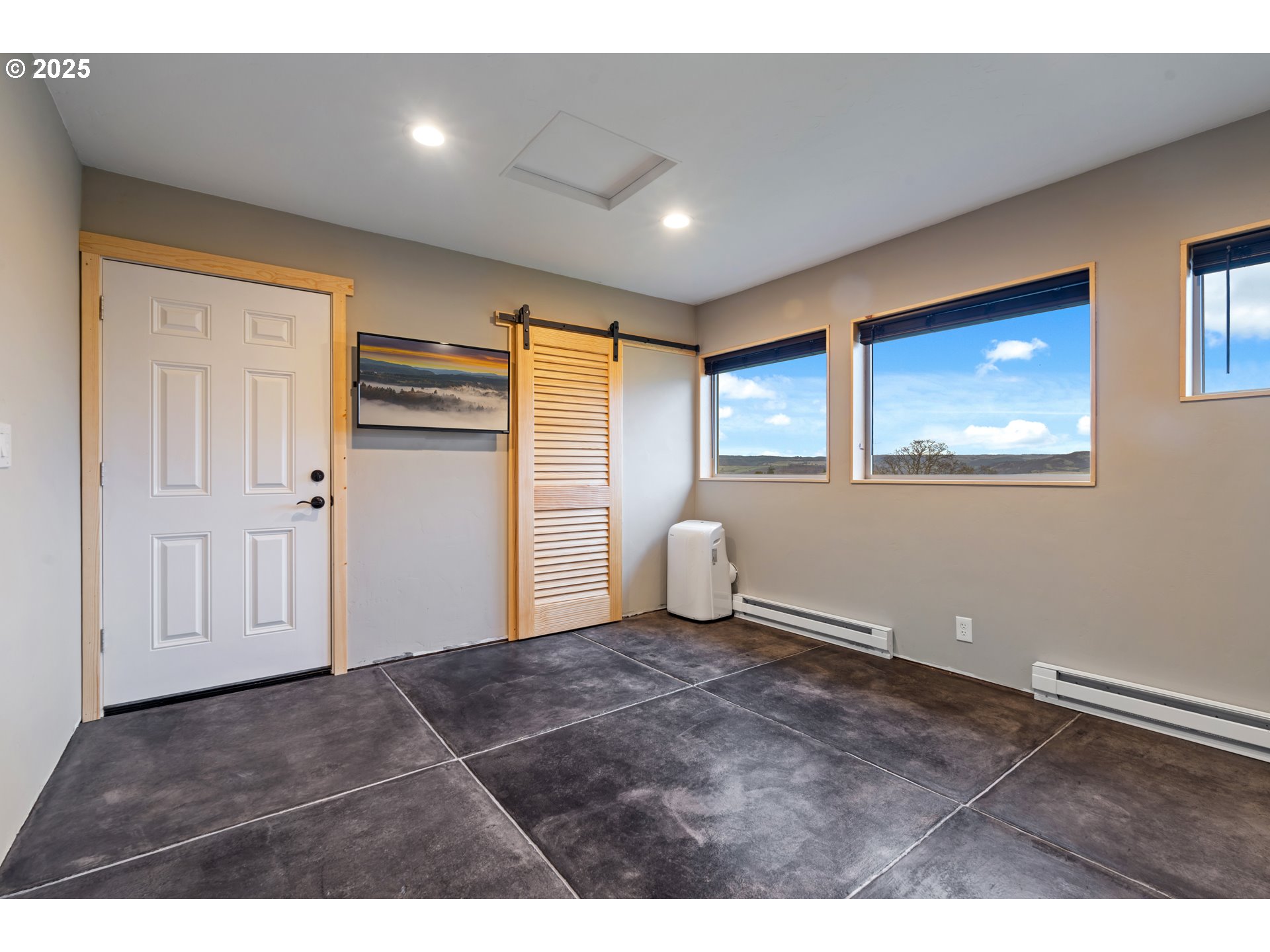 7245 Dell Road West Mosier, OR 97040 - Photo 13 of 27