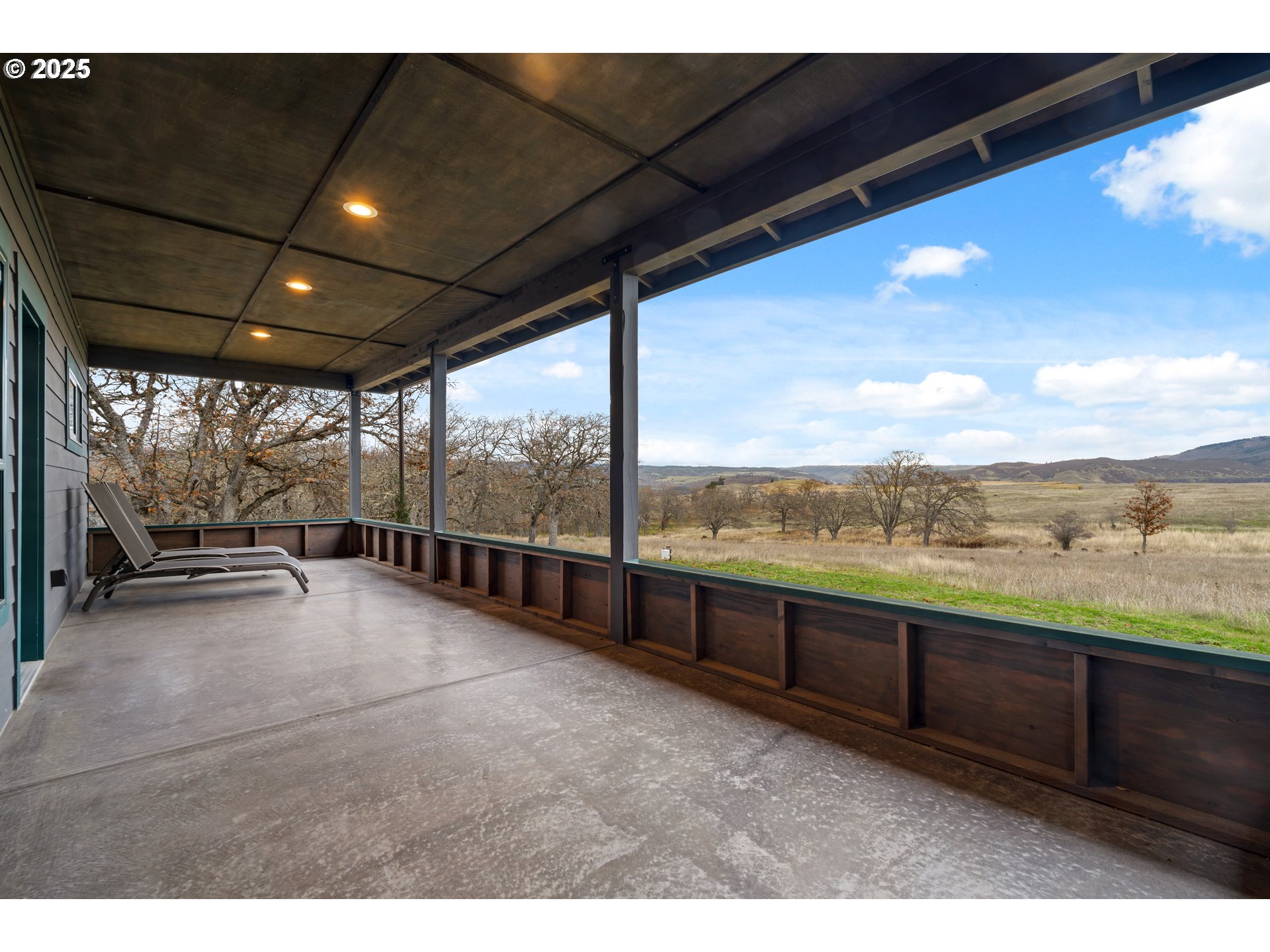 7245 Dell Road West Mosier, OR 97040 - Photo 15 of 27