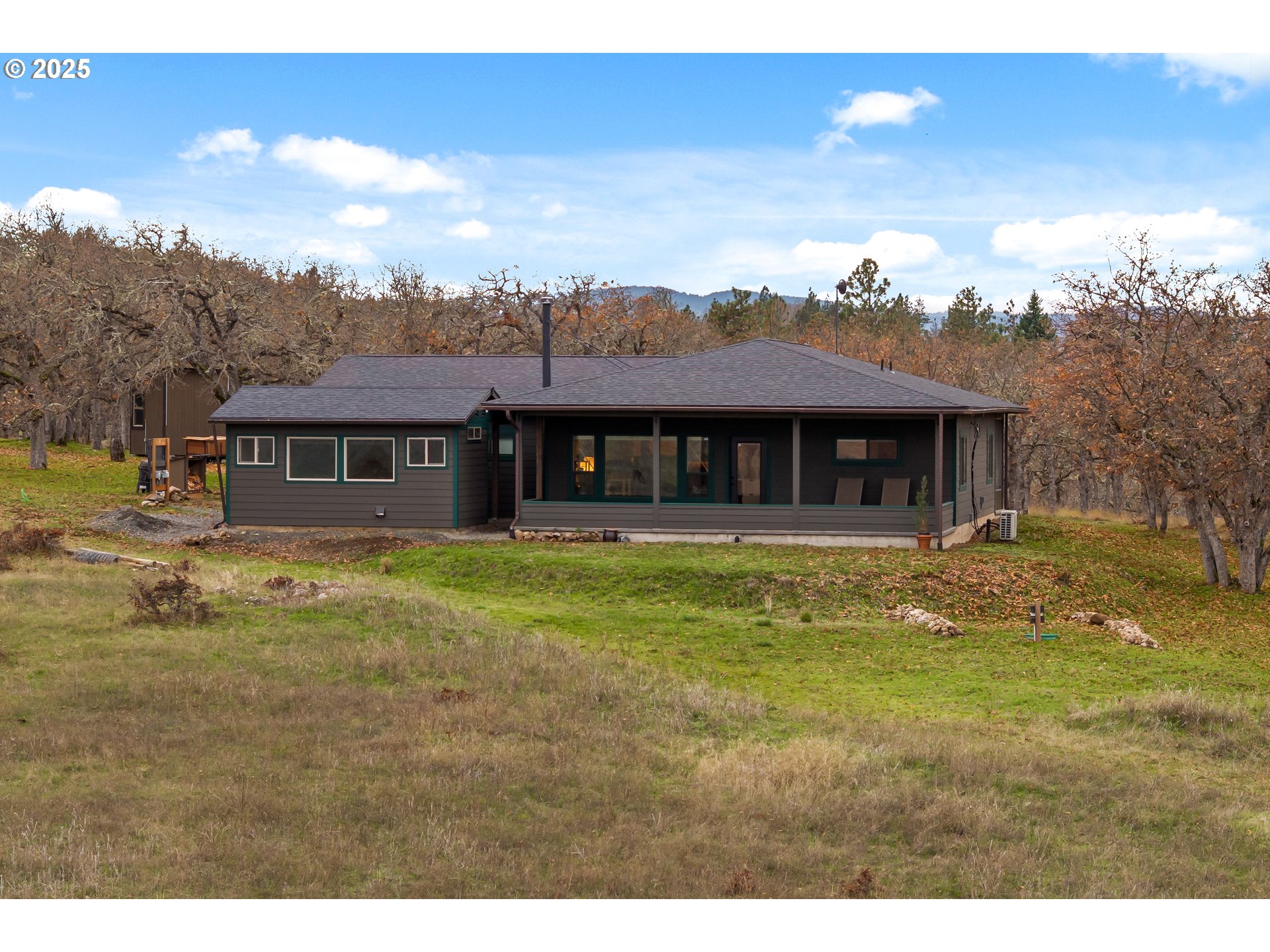 7245 Dell Road West Mosier, OR 97040 - Photo 17 of 27