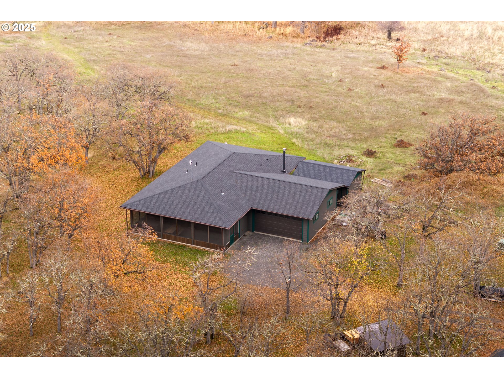 7245 Dell Road West Mosier, OR 97040 - Photo 2 of 27