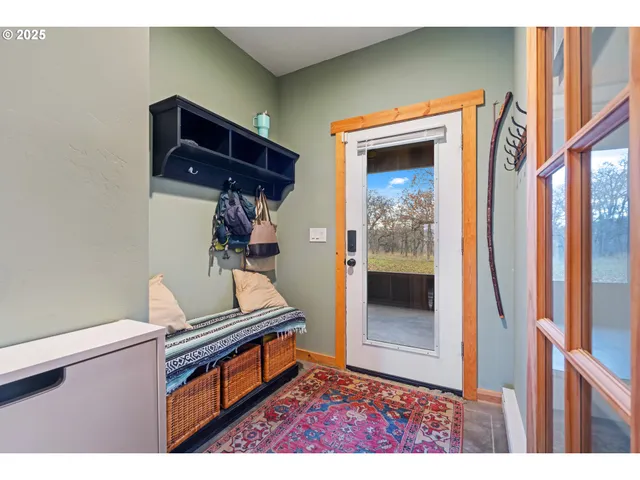 $829,000 | 7245 Dell Road West, Mosier, OR 97040