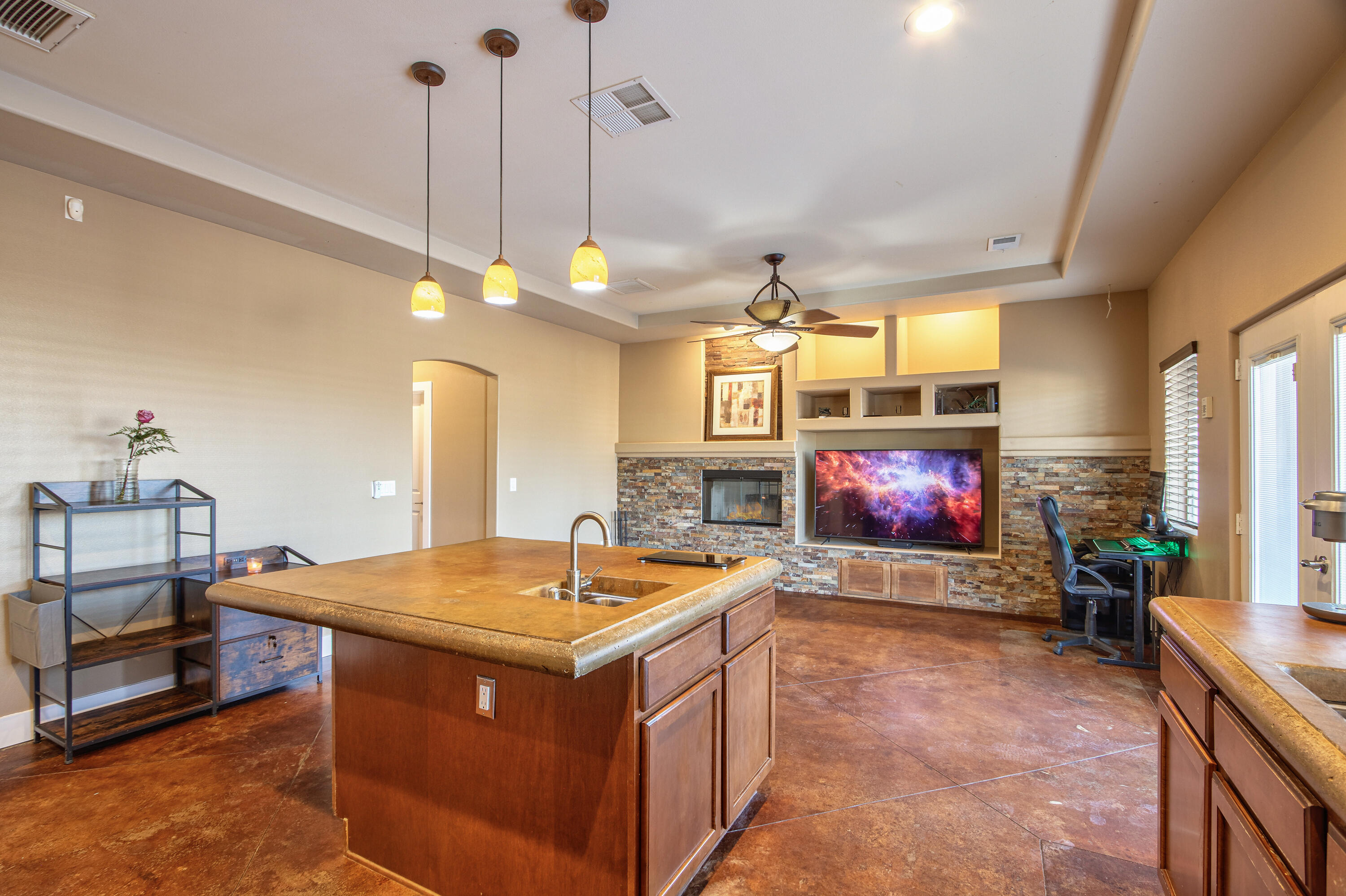 7225 Adobe Road Twentynine Palms, CA 92277 - Photo 15 of 61 a kitchen that has a lot of cabinets in it