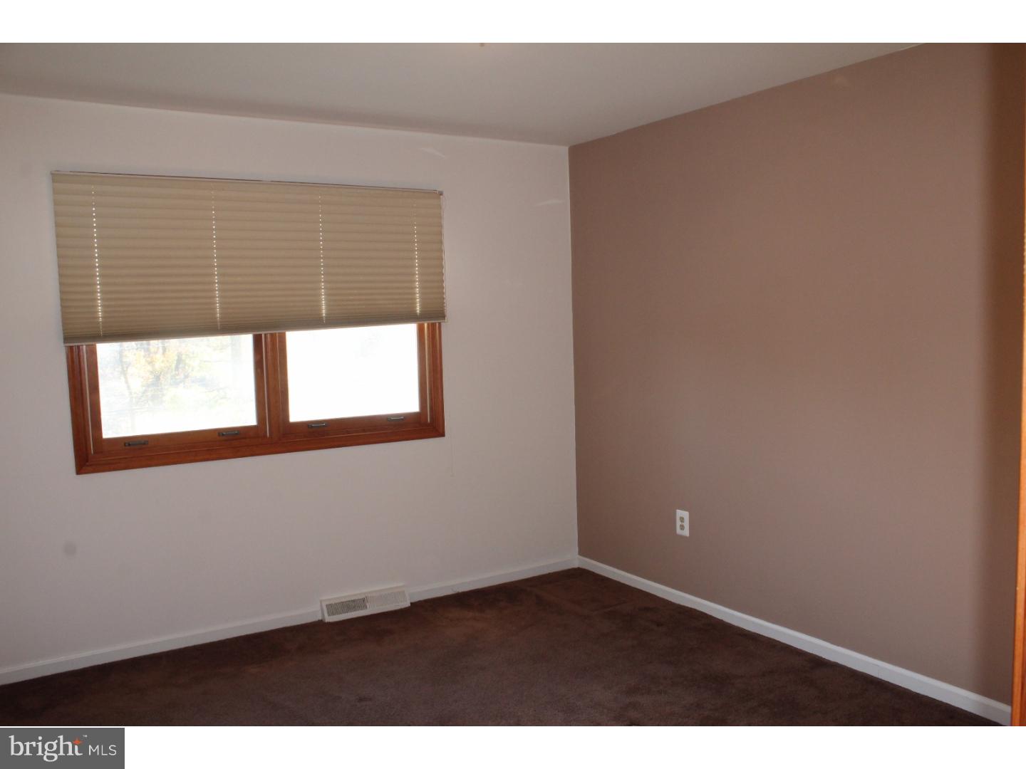 2221 Oakfield Road Warrington, PA 18976 - Photo 14 of 18 Gallery Image 14
