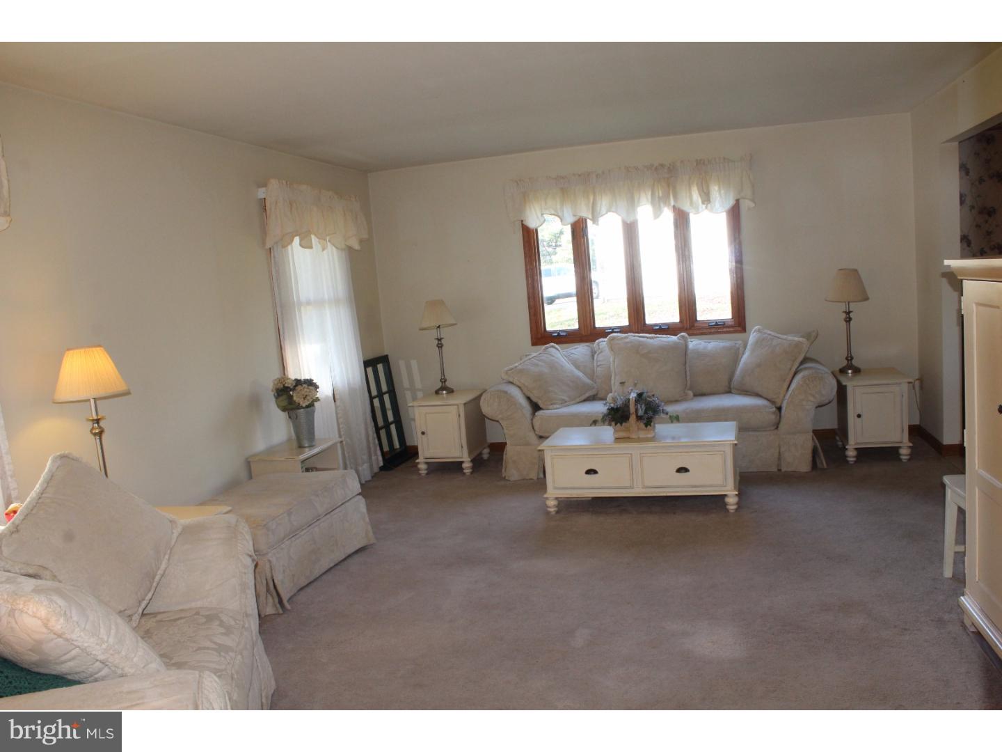 2221 Oakfield Road Warrington, PA 18976 - Photo 3 of 18 Gallery Image 3