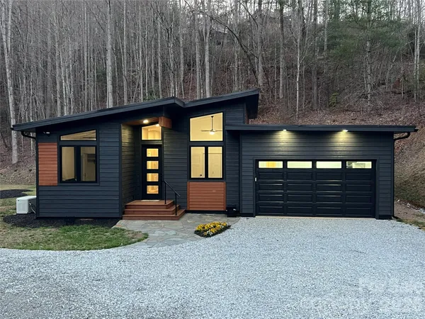 $565,000 | 95 West Round Top, Bryson City, NC 28713