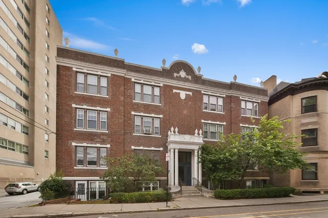 $1,315,000 | 125 Park Street, Unit 6, Brookline, MA 02446