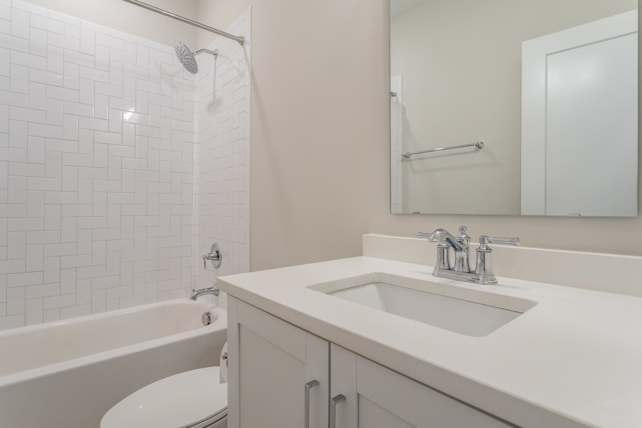 1611 Draper View Loop, Unit 104 Raleigh, NC 27608 - Photo 20 of 32 1st Fl Bathroom