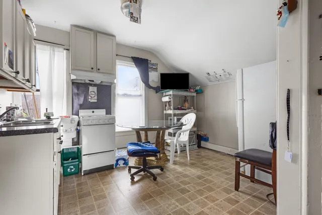 $459,900 | 208 Moseley Street, Elgin, IL 60123