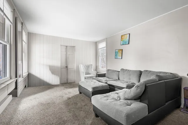 $459,900 | 208 Moseley Street, Elgin, IL 60123