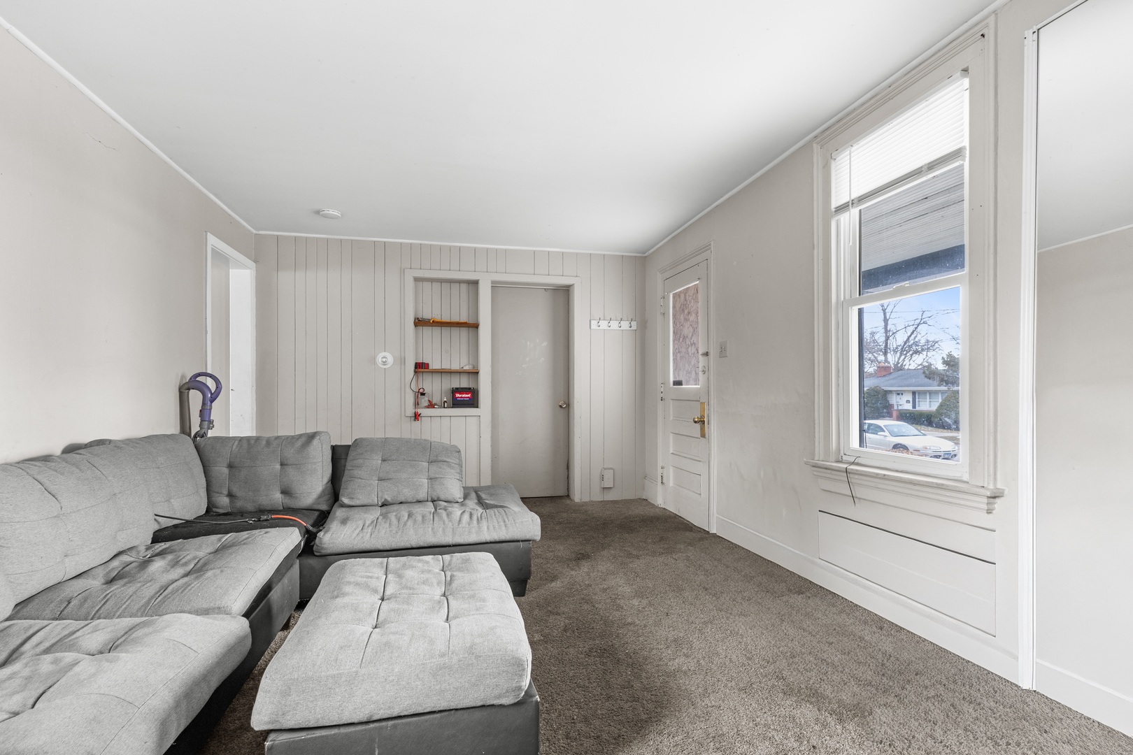 208 Moseley Street Elgin, IL 60123 - Photo 5 of 23