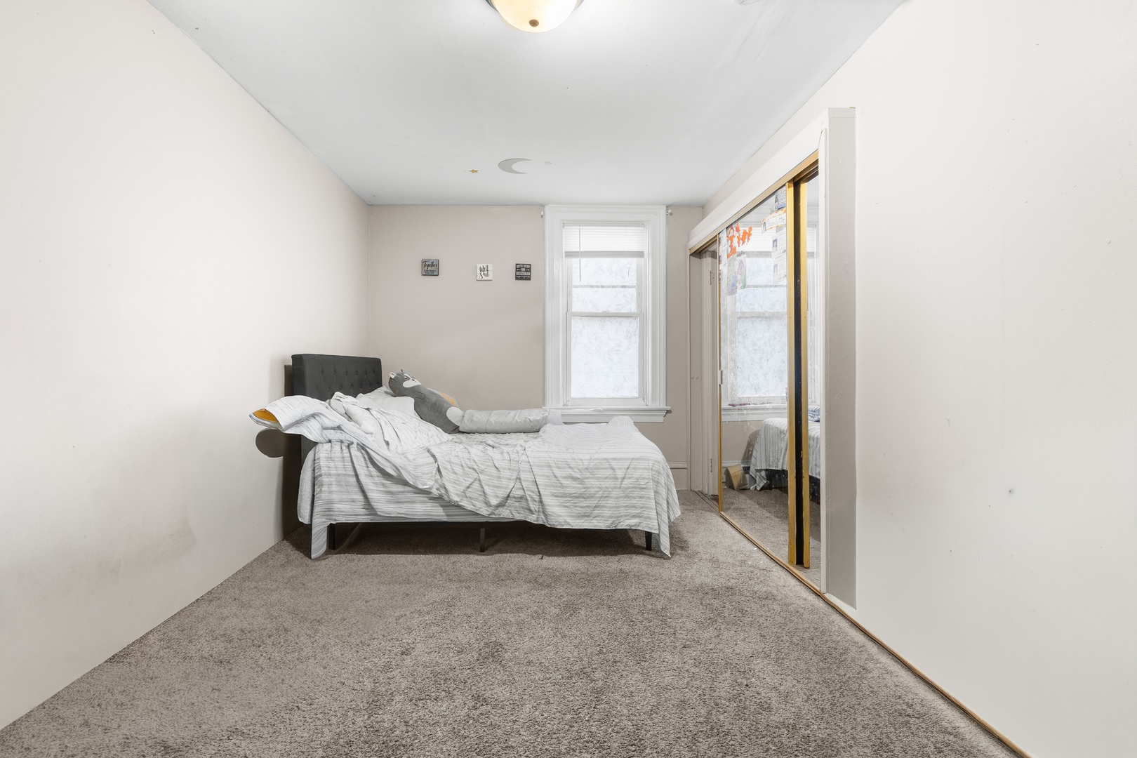 208 Moseley Street Elgin, IL 60123 - Photo 7 of 23