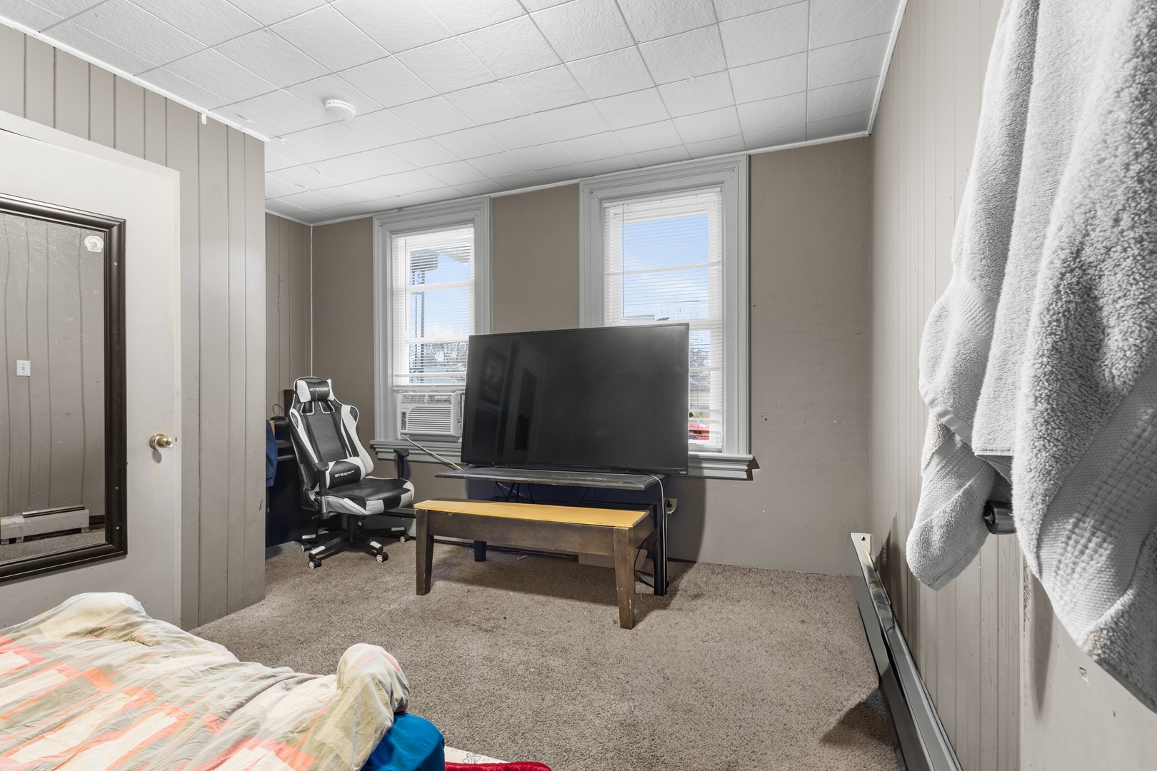 208 Moseley Street Elgin, IL 60123 - Photo 8 of 23