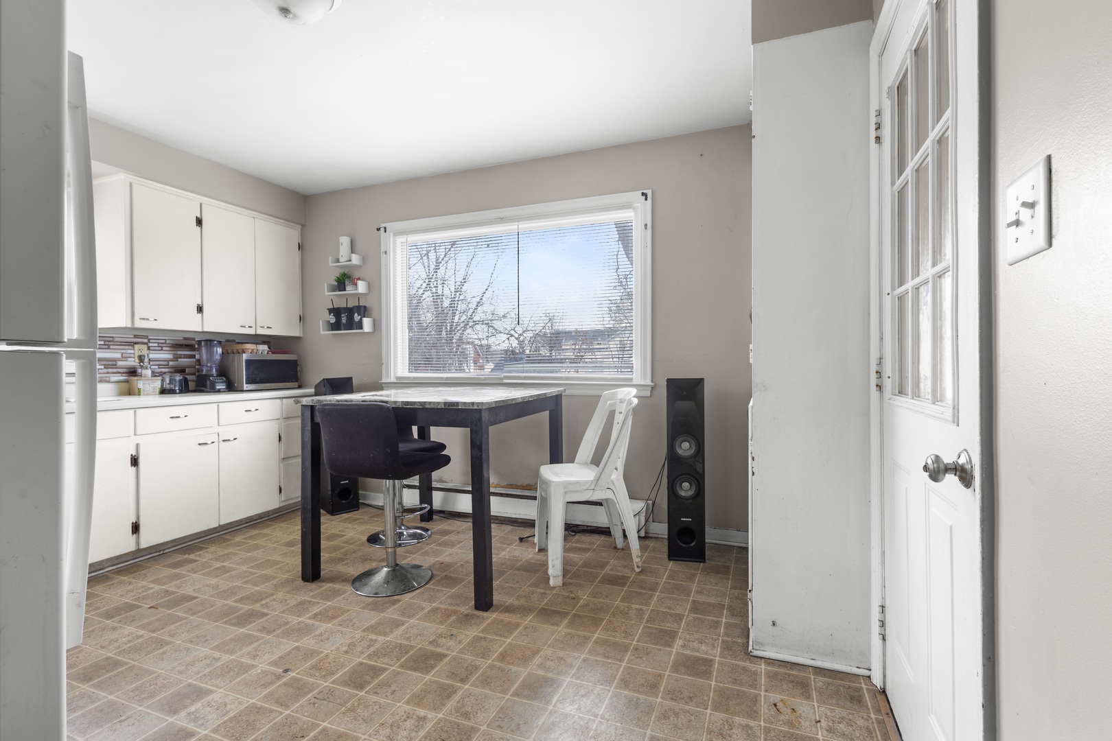 208 Moseley Street Elgin, IL 60123 - Photo 10 of 23