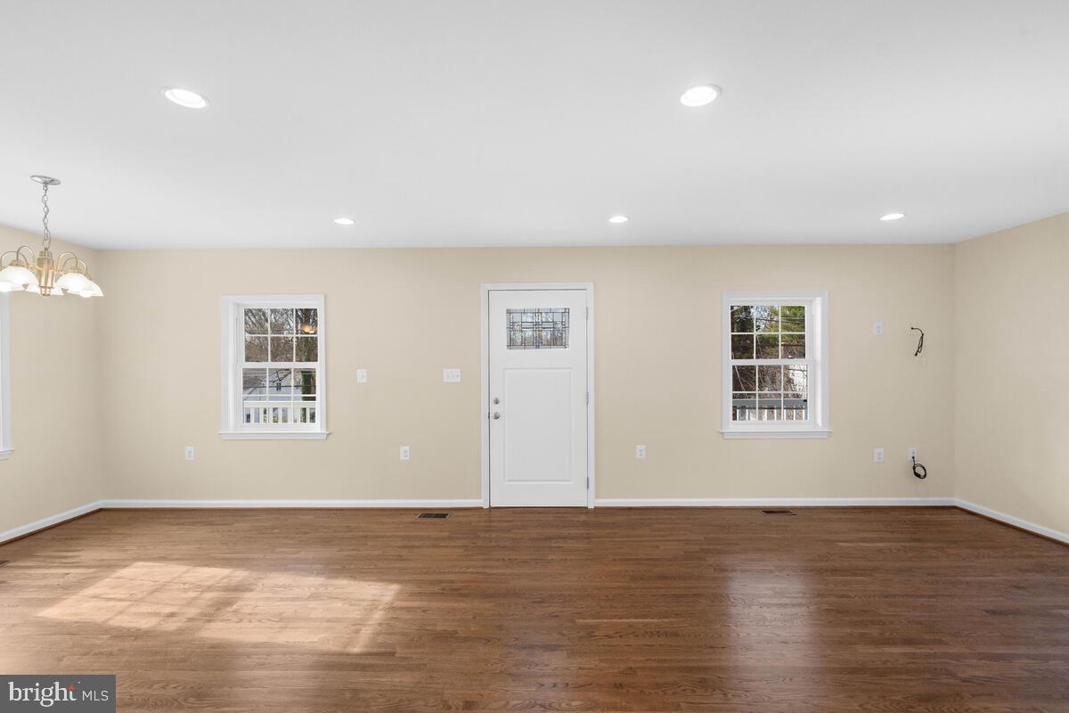 11811 Dewey Road Silver Spring, MD 20906 - Photo 3 of 61 Main Entrance that leads to the living room