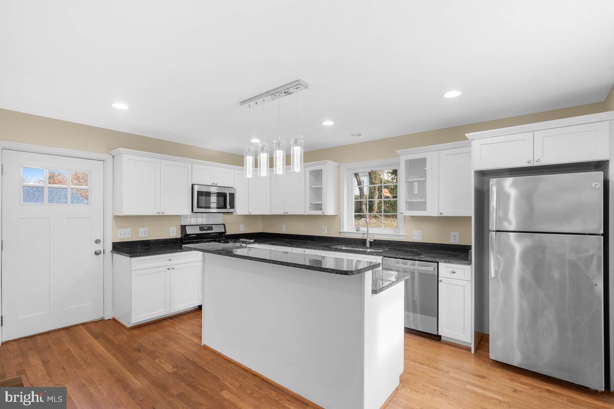 11811 Dewey Road Silver Spring, MD 20906 - Photo 7 of 61 Kitchen