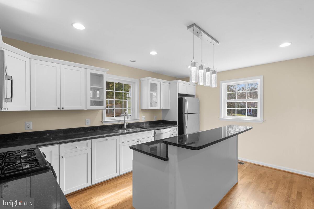 11811 Dewey Road Silver Spring, MD 20906 - Photo 9 of 61