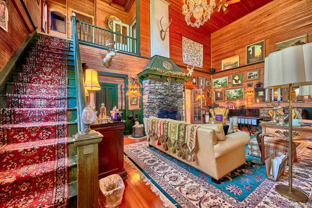 a view of an outdoor space