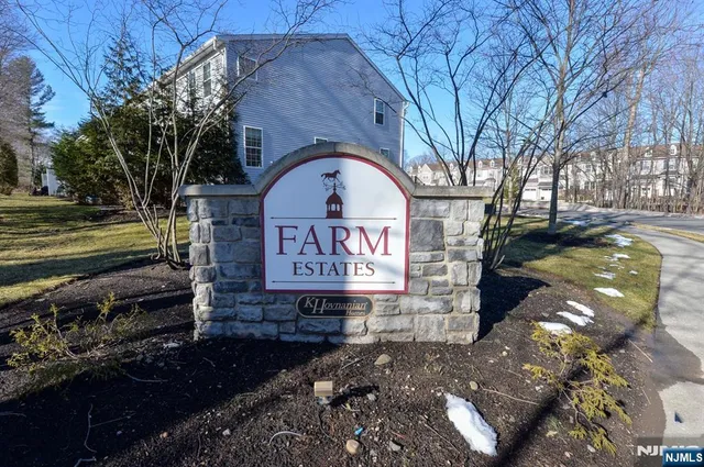 $930,000 | 30 Masterson Court, Waldwick, NJ 07463