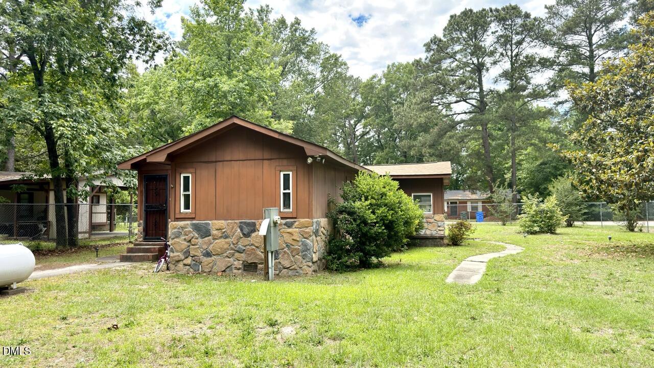 7014 Zepher Road Fayetteville, NC 28311 - Photo 6 of 31 IMG_7956 Large