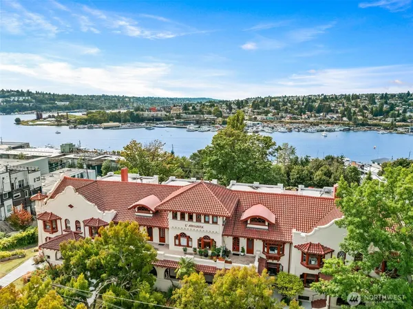$460,000 | 2915 Franklin Avenue East, Unit A, Seattle, WA 98102