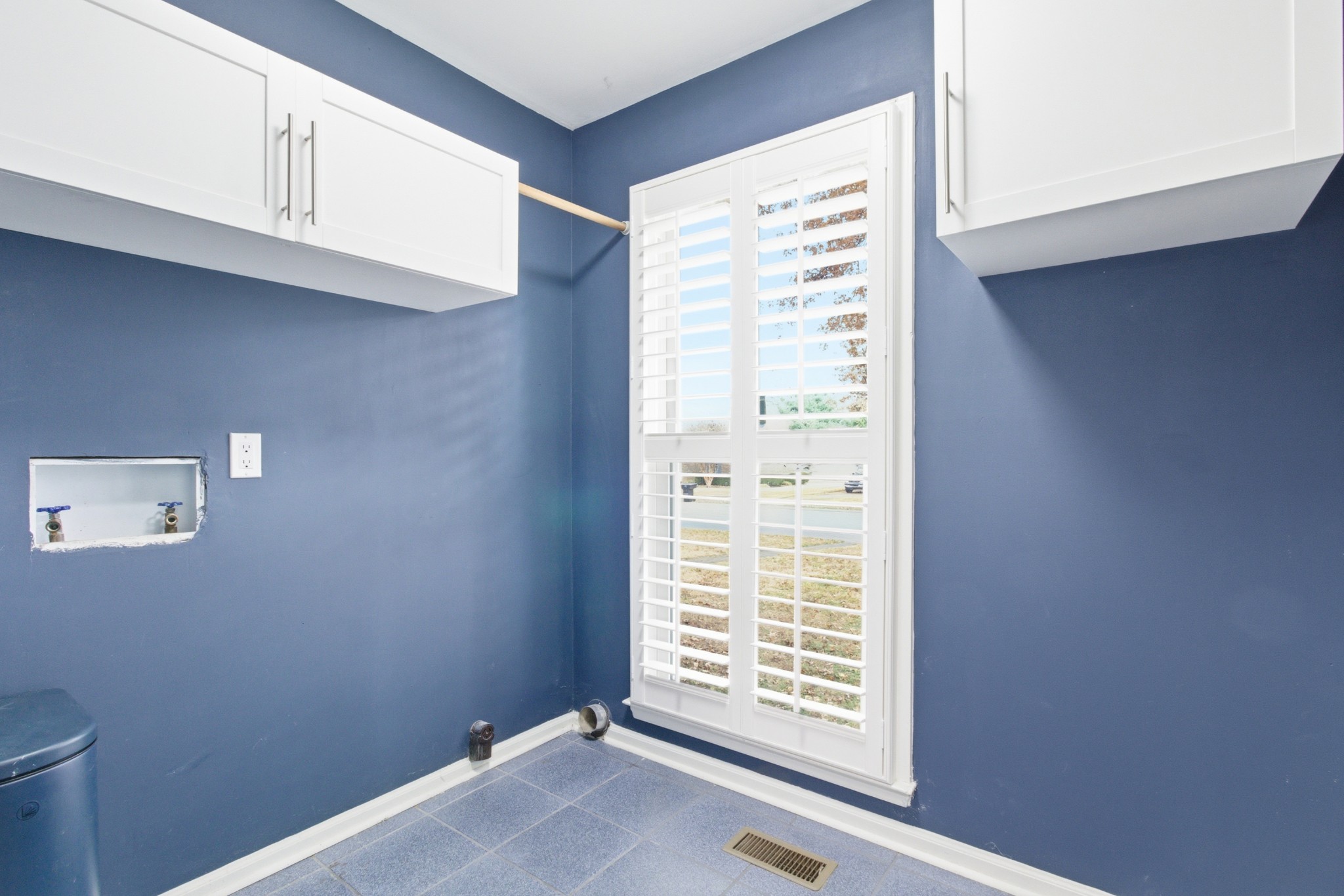 707 Banner Drive Murfreesboro, TN 37129 - Photo 32 of 46 a view of an empty room with a window