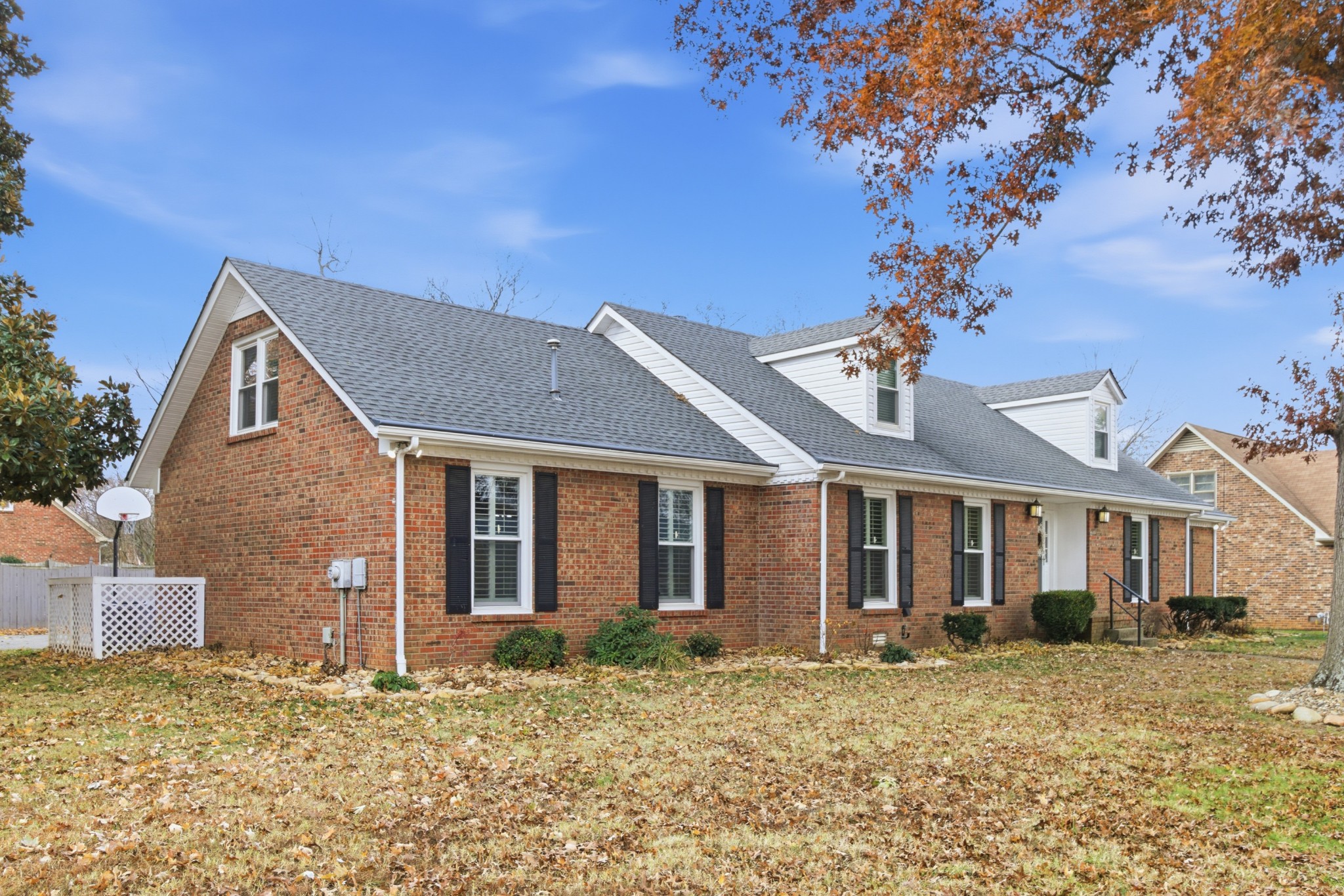 707 Banner Drive Murfreesboro, TN 37129 - Photo 6 of 46 a front view of a house with garden