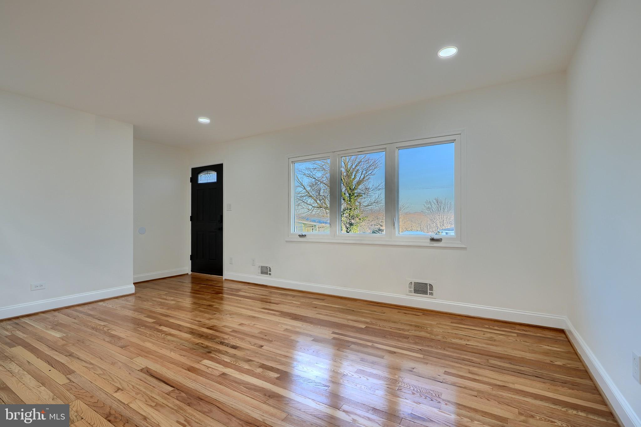 3402 Kelox Road Baltimore, MD 21207 - Photo 7 of 50