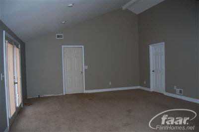 1125 South Genesee Road Burton, MI 48509 - Photo 7 of 9 20124381-6.JPG