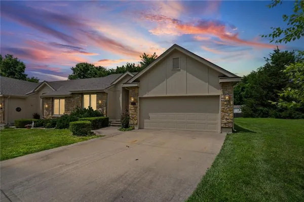 $299,000 | 510 Ashurst Place, Lee's Summit, MO 64081