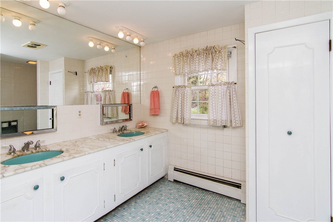 66 Lakeview Road Lincoln, RI 02865 - Photo 13 of 32 Gallery Image 13