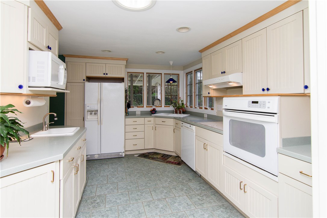 66 Lakeview Road Lincoln, RI 02865 - Photo 20 of 32 Gallery Image 20