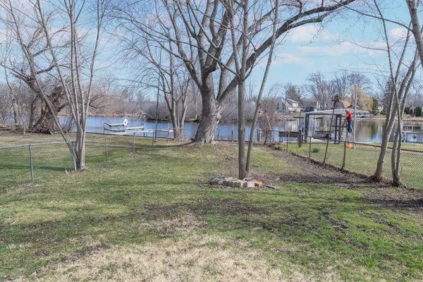 $425,000 | 39763 North Rena Avenue, Antioch, IL 60002