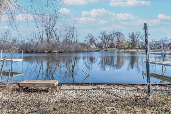 $425,000 | 39763 North Rena Avenue, Antioch, IL 60002