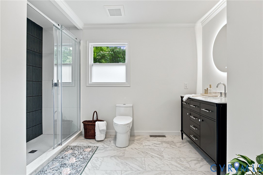 803 Germantown Road Farmville, VA 23901 - Photo 29 of 61 Bathroom featuring a glass-enclosed shower with da